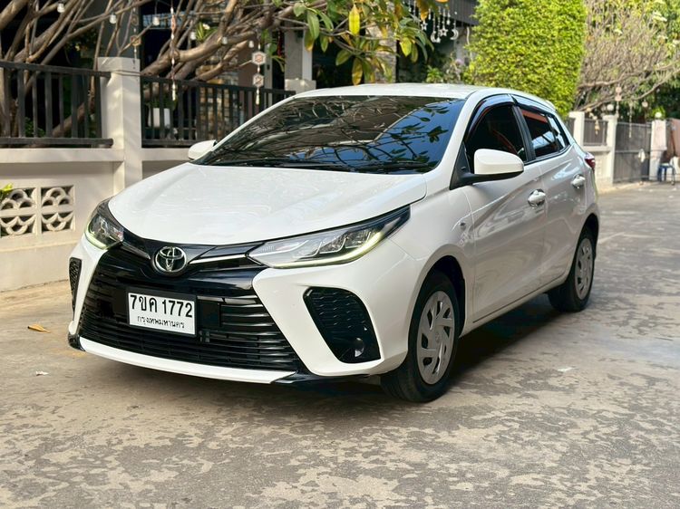 Toyota Yaris 2022 1.2 Entry Sedan เบนซิน ไม่ติดแก๊ส เกียร์อัตโนมัติ ขาว รูปที่ 3