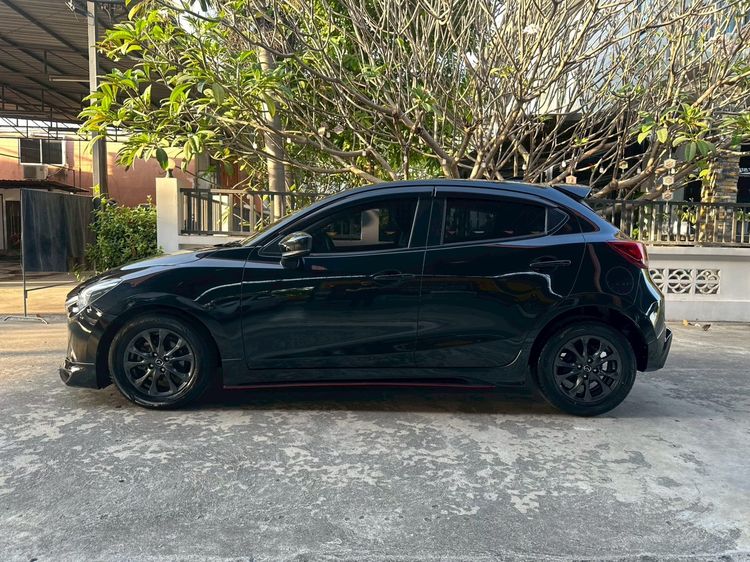 Mazda Mazda 2 2019 1.3 High Connect Sedan เบนซิน ไม่ติดแก๊ส เกียร์อัตโนมัติ ดำ รูปที่ 4