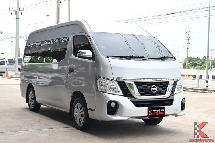 รถ Nissan Urvan 2.5 NV350 สี บรอนซ์เงิน