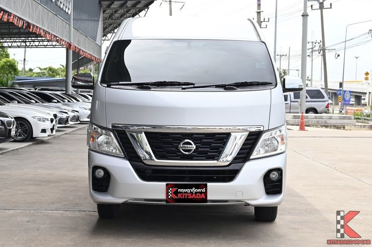 Nissan Urvan 2021 2.5 NV350 Van ดีเซล ไม่ติดแก๊ส เกียร์ธรรมดา บรอนซ์เงิน รูปที่ 2