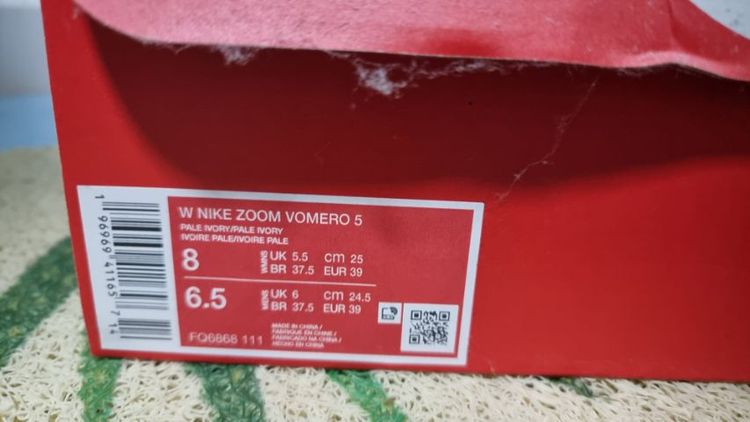 Nike vomeroมือสอง สภาพ ของใหม่

 25CM 39EU รูปที่ 2