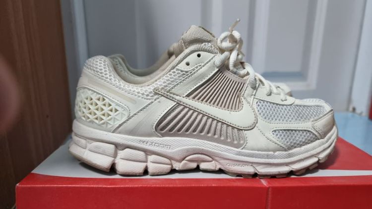 รองเท้าผ้าใบ อื่นๆ ผ้าใบ UK 6 | EU 39 1/3 | US 7.5 Nike vomeroมือสอง สภาพ ของใหม่

 25CM 39EU