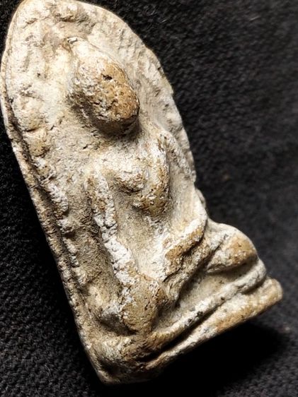 พระรอดลำพูนพิมพ์ต้อครับ รูปที่ 17