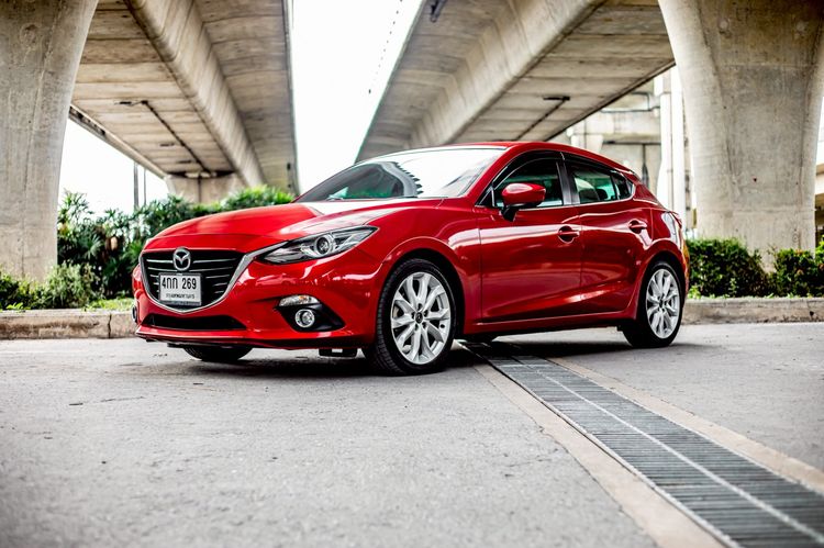Mazda Mazda3 2015 2.0 S Sedan เบนซิน เกียร์อัตโนมัติ แดง รูปที่ 2