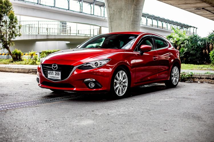 รถ Mazda Mazda3 2.0 S สี แดง