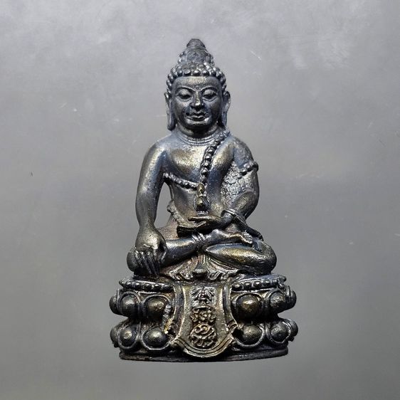 พระกริ่งคุ้มเกล้า หน้าไทย (ศิรากาศ) เนื้อเงิน หายาก พ.ศ.2522 พร้อมกล่องเดิม ผิวเดิมๆ เข้มขลัง รูปที่ 3