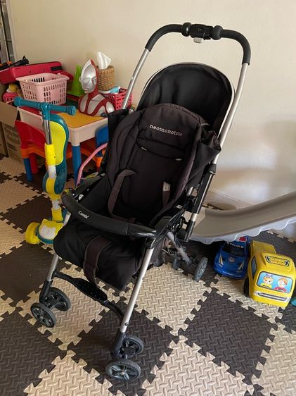 รถเข็นเด็ก Combi รุ่น Neomonotone ใช้ได้ตั้งแต่แรกเกิด