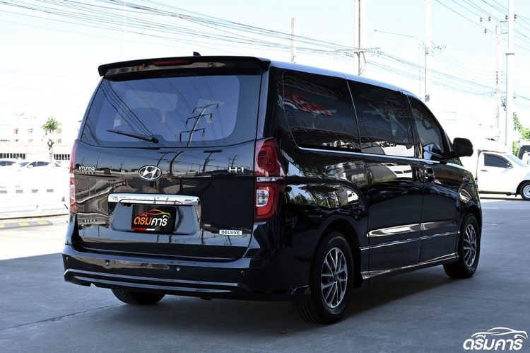 Hyundai H-1  2019 2.5 Deluxe Van ดีเซล ไม่ติดแก๊ส เกียร์อัตโนมัติ ดำ รูปที่ 3