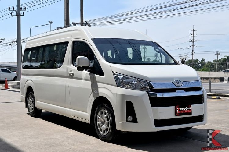 Toyota Commuter 2020 2.8 Van ดีเซล ไม่ติดแก๊ส เกียร์อัตโนมัติ ขาว