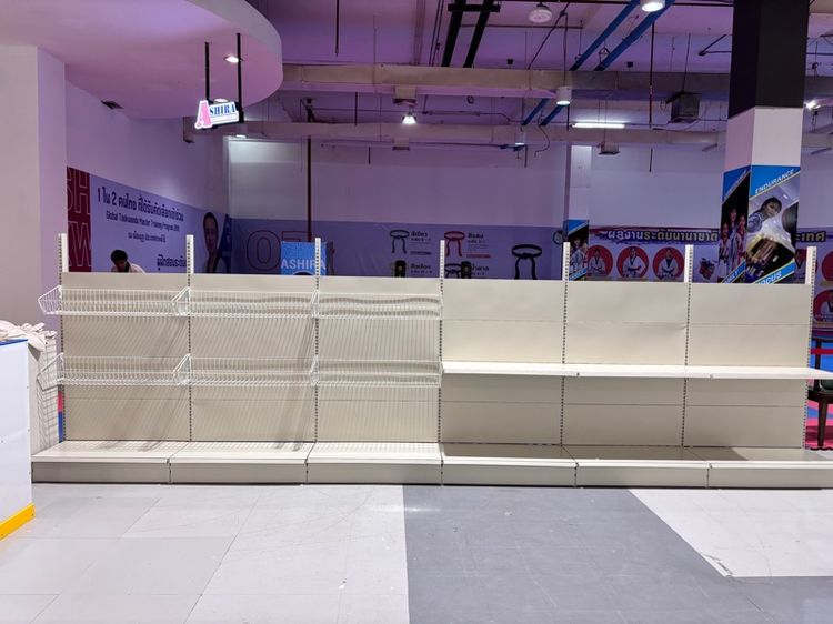 ชั้นโชว์สินค้ายาว 6 เมตรวัสดุอย่างดี