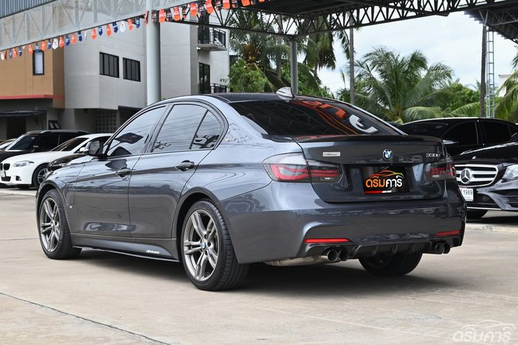 BMW Series 3 2017 330e Sedan ปลั๊กอินไฮบริด (PHEV) ไม่ติดแก๊ส เกียร์อัตโนมัติ เทา รูปที่ 3