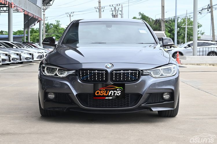 BMW Series 3 2017 330e Sedan ปลั๊กอินไฮบริด (PHEV) ไม่ติดแก๊ส เกียร์อัตโนมัติ เทา รูปที่ 2