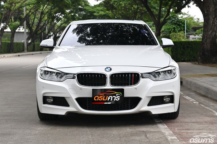BMW Series 3 2018 330e Sedan ปลั๊กอินไฮบริด (PHEV) ไม่ติดแก๊ส เกียร์อัตโนมัติ ขาว รูปที่ 2