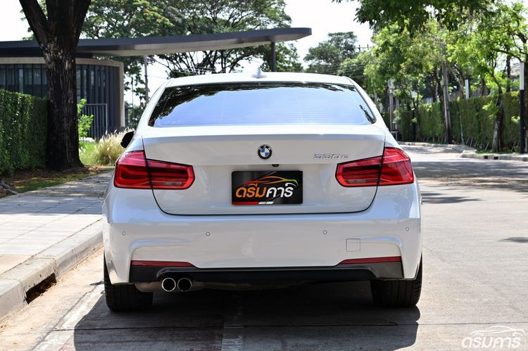 BMW Series 3 2019 330e Sedan ปลั๊กอินไฮบริด (PHEV) ไม่ติดแก๊ส เกียร์อัตโนมัติ ขาว รูปที่ 4