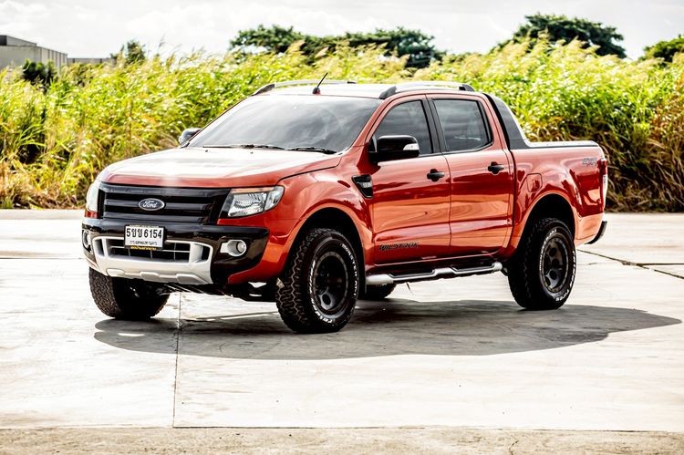 รถ Ford Ranger 2.2 Wildtrak สี ส้ม