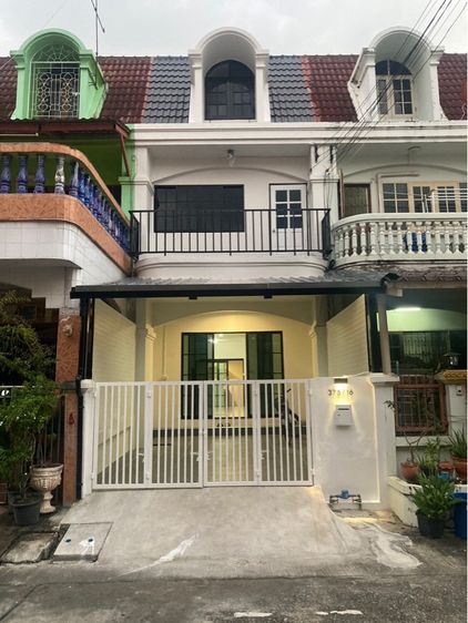 บ้าน หลังโลตัสปิ่นเกล้า