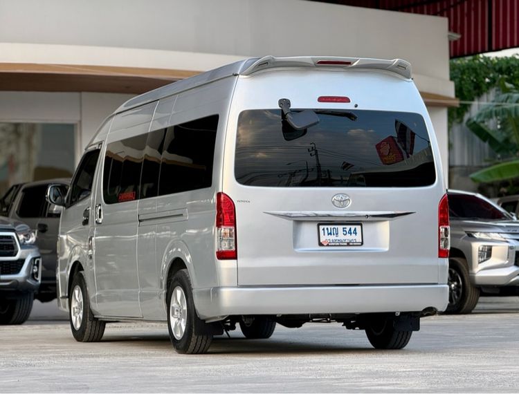 Toyota Commuter 2016 3.0 Van ดีเซล ไม่ติดแก๊ส เกียร์ธรรมดา เทา รูปที่ 4