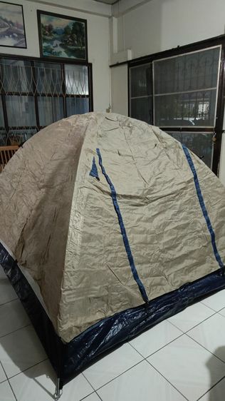 เต็นท์ มือ 2 สีกากี พื้นสีกรมท่าสภาพ 85 เปอร์เซ็นต์ ใช้ครั้งเดียว ขนาด 210x200 cm 