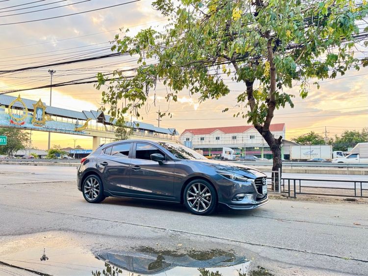 รถ Mazda Mazda3 2.0 S Sports สี เทา