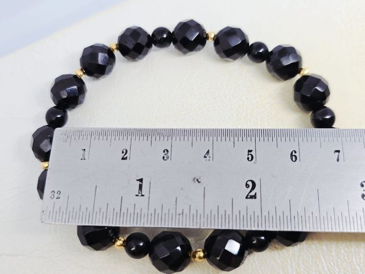 สร้อยข้อมือหินแท้แบล็คออนิค🖤ร้อยคั่นเม็ดทองเจียรเหลี่ยม K18 💛รวม 9เม็ด รูปที่ 10