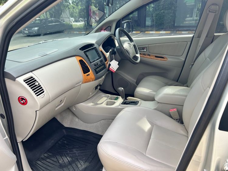 Toyota Innova 2011 2.0 V Van เบนซิน ไม่ติดแก๊ส เกียร์อัตโนมัติ บรอนซ์เงิน รูปที่ 3