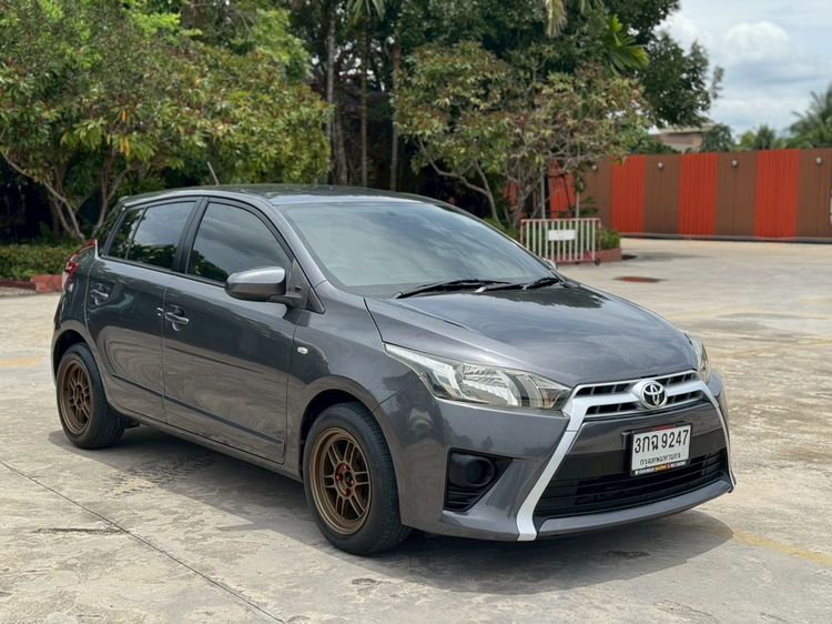 Toyota Yaris 2014 1.2 E Sedan เบนซิน ไม่ติดแก๊ส เกียร์อัตโนมัติ เทา รูปที่ 2
