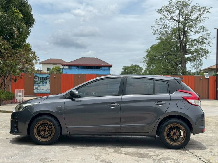 Toyota Yaris 2014 1.2 E Sedan เบนซิน ไม่ติดแก๊ส เกียร์อัตโนมัติ เทา รูปที่ 4