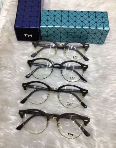 บริการตรวจวัดสายตาประกอบแว่น  มีกรอบแว่นตาทันสมัย พร้อมเลนส์หลากหลายชนิดให้เลือกถึงบ้านท่านโดยช่างผู้ชำนาญงานประสบการณ์สูงครับ รูปที่ 3