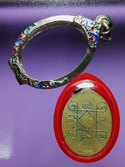 เหรียญหลวงพ่อเพชร วัดศรีเวียง อ.ไชยา จ.สุราษฏร์ธานี รุ่นแรก ปี2492 สภาพสวยเก่าเกิมดีมาก รูปที่ 4