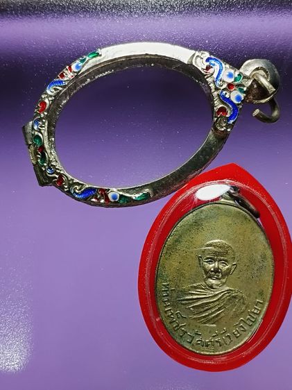 เหรียญหลวงพ่อเพชร วัดศรีเวียง อ.ไชยา จ.สุราษฏร์ธานี รุ่นแรก ปี2492 สภาพสวยเก่าเกิมดีมาก รูปที่ 3