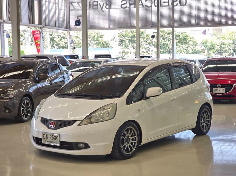 Honda Jazz 2010 1.5 V Sedan เบนซิน ไม่ติดแก๊ส เกียร์อัตโนมัติ ขาว รูปที่ 3
