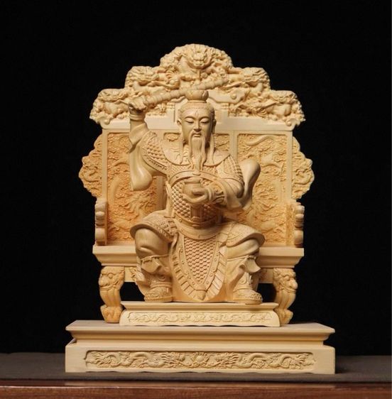 ✨รูปปั้นไม้แกะสลักนี้คือเทพเจ้ากวนอูปางนั่งบัลลังก์  รูปที่ 4