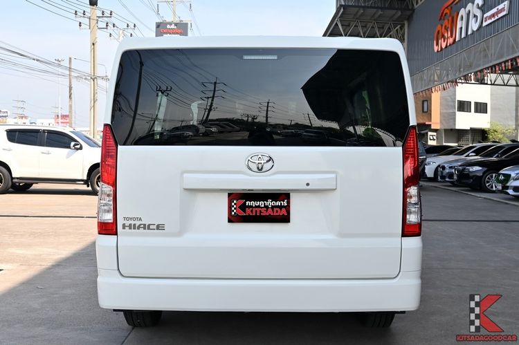 Toyota Hiace 2020 2.8 economy Van ดีเซล ไม่ติดแก๊ส เกียร์ธรรมดา ขาว รูปที่ 4