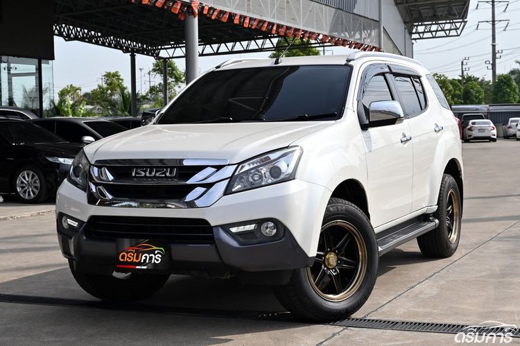 รถ Isuzu MU-X 2.5 สี ขาว