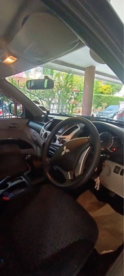 Mitsubishi Triton 2012 2.4 Plus CNG Pickup เบนซิน ไม่ติดแก๊ส เกียร์ธรรมดา เทา รูปที่ 4