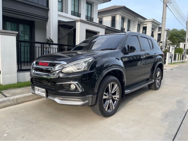รถ Isuzu MU-X 1.9 The Iconic สี ดำ