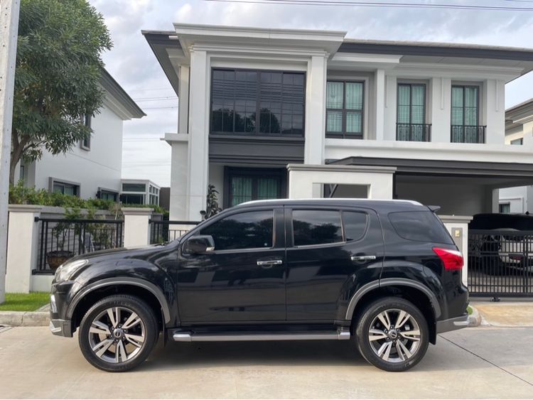 Isuzu MU-X 2019 1.9 The Iconic Utility-car ดีเซล ไม่ติดแก๊ส เกียร์อัตโนมัติ ดำ รูปที่ 4