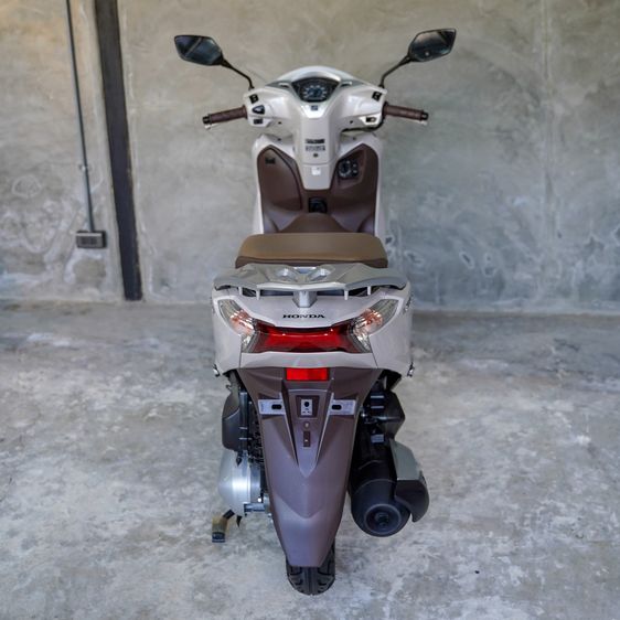 Lead 4V. รุ่นยอดนิยม ดาวน์แค่ 2900 จบไม่มีจ่ายเพิ่ม ออกได้ทุกจังหวัด มีบริการทำสัญญาถึงหน้าบ้าน ติดแบล็คลิส มีติดล่าช้า ติดแท็กซิ่ง ออกได้ รูปที่ 7