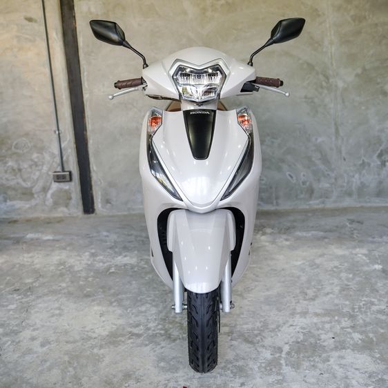 Honda 2025 Lead 4V. รุ่นยอดนิยม ดาวน์แค่ 2900 จบไม่มีจ่ายเพิ่ม ออกได้ทุกจังหวัด มีบริการทำสัญญาถึงหน้าบ้าน ติดแบล็คลิส มีติดล่าช้า ติดแท็กซิ่ง ออกได้