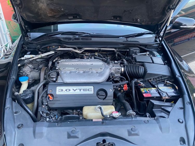 Honda Accord 2004 3.0 V6 i-VTEC Sedan เบนซิน LPG เกียร์อัตโนมัติ ดำ รูปที่ 2