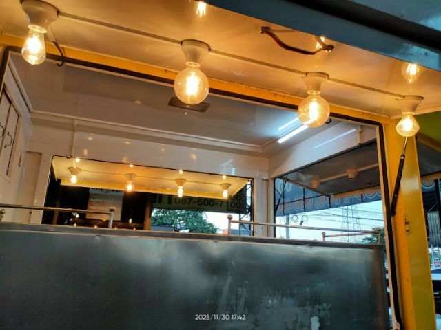 รถ Suzuki Carry 1.6 สี เหลือง