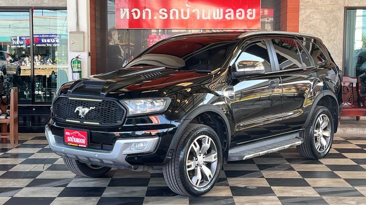 รถ Ford Everest 2.2 Titanium Plus สี ดำ