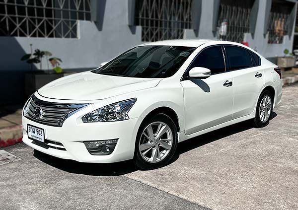 รถ Nissan Teana 2.0 XL สี ขาว