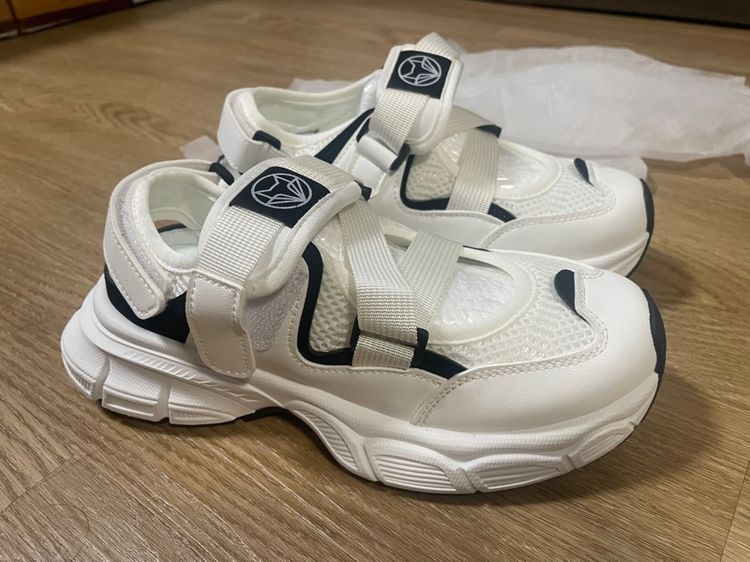 รองเท้าROVING FOX 