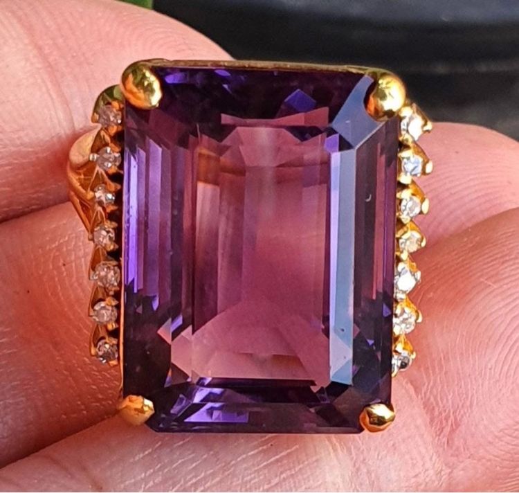 แหวนพลอยแท้อเมทิสเจียเหลี่ยมเม็ดสวย💜ขนาดใหญ่ 20 กะรัต ประกบเพชรกุหลาบ💎รวมประมาณ 14 ตัง มีใบเซอร์ทอง  รูปที่ 3