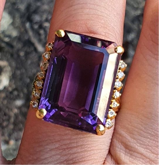 แหวนพลอยแท้อเมทิสเจียเหลี่ยมเม็ดสวย💜ขนาดใหญ่ 20 กะรัต ประกบเพชรกุหลาบ💎รวมประมาณ 14 ตัง มีใบเซอร์ทอง  รูปที่ 4