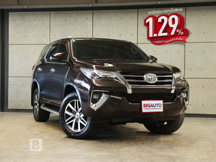 รถ Toyota Fortuner 2.8 V สี น้ำตาล