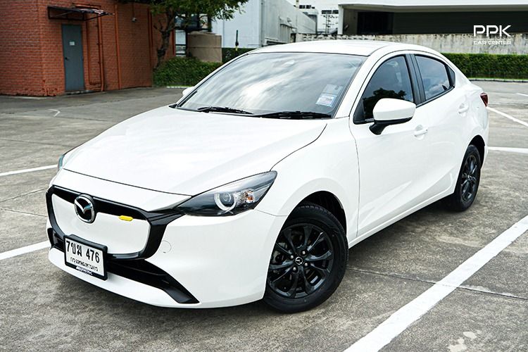 รถ Mazda Mazda 2 1.3 C สี ขาว