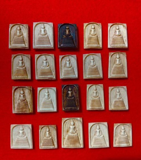 สมเด็จเนื้อแท้ธรรมชาติลายชัดแกะมือ