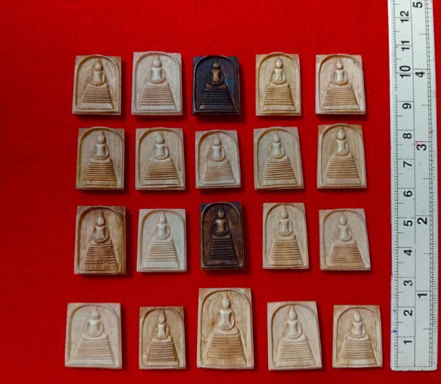 สมเด็จเนื้อแท้ธรรมชาติลายชัดแกะมือ รูปที่ 7